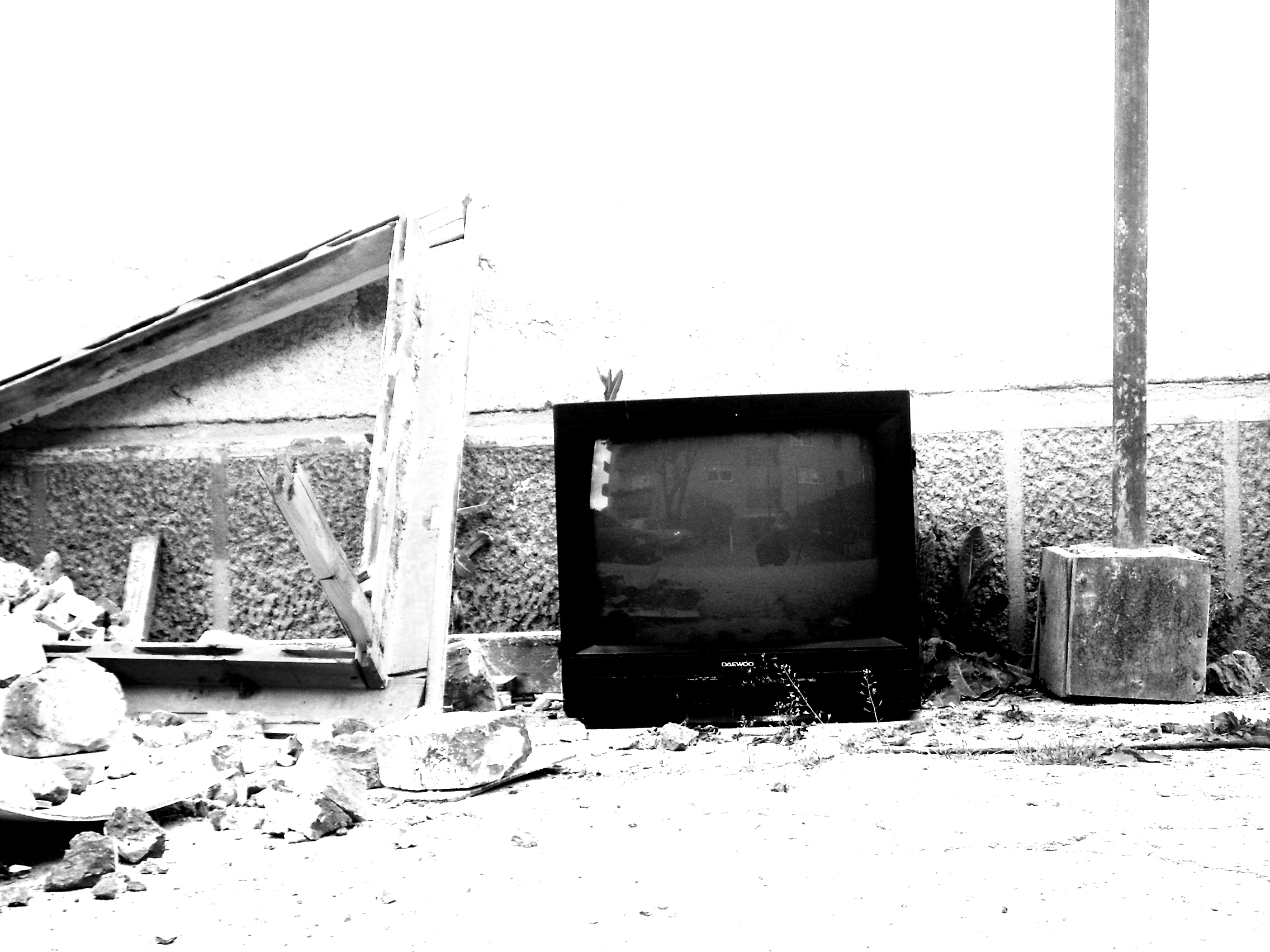 str TV, by Lul�zim Sh. Makolli