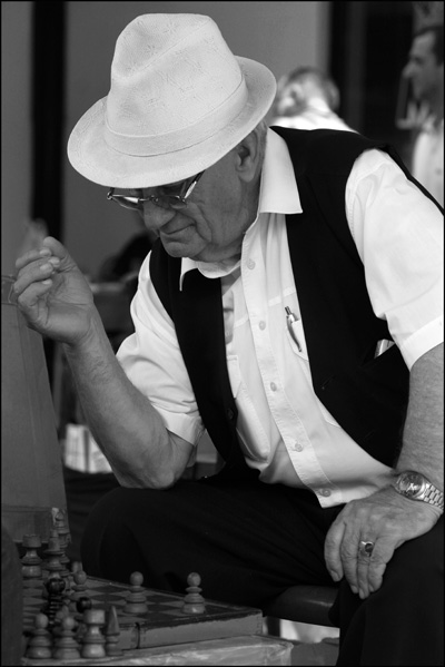 the black and white chessman, by Dashmir Izairi